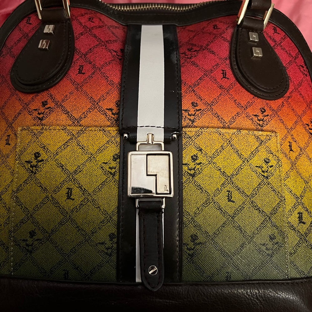 L.A.M.B. 👜